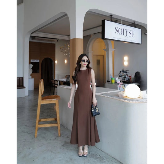 The Cinched Muse in Mocha